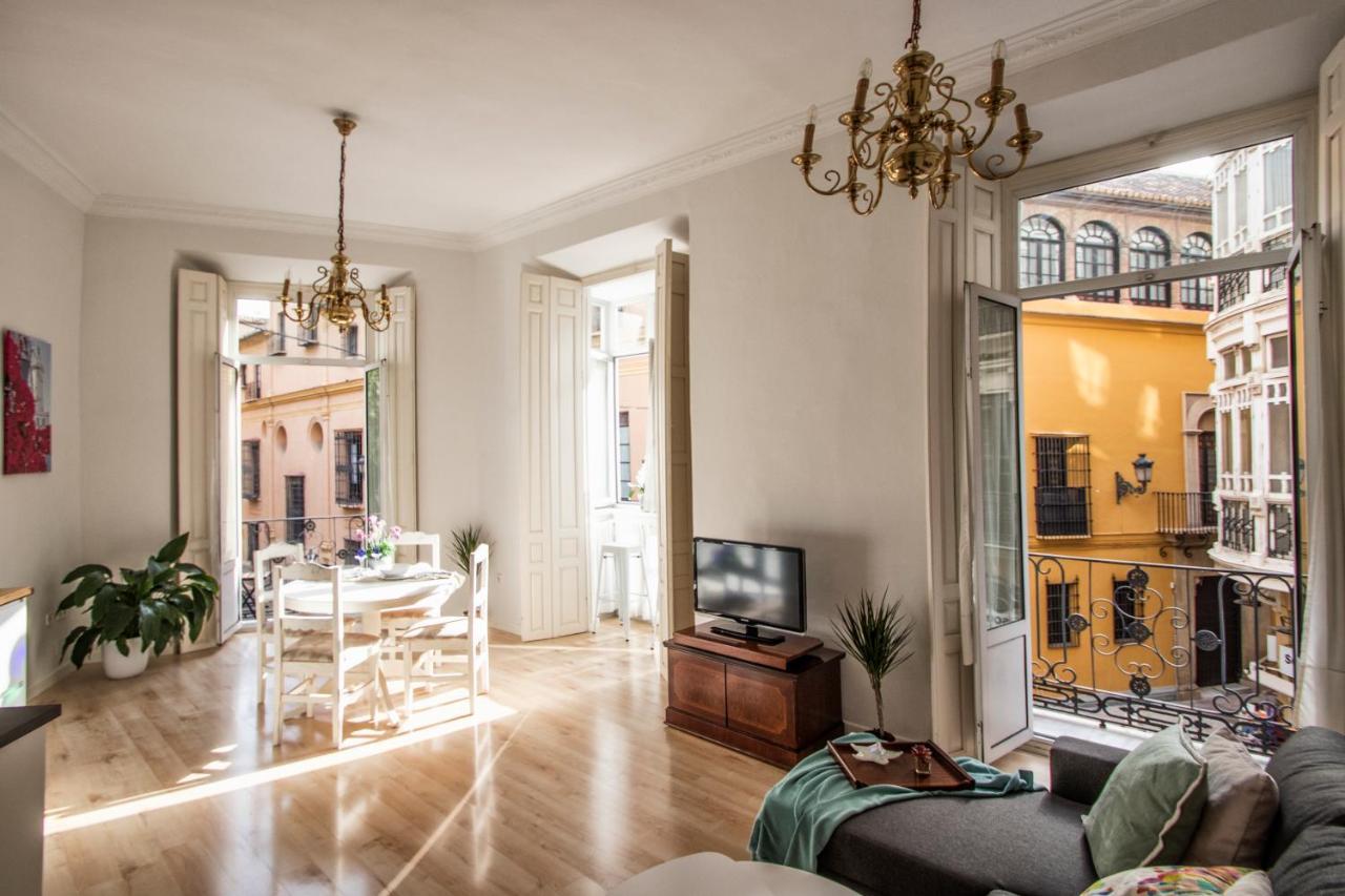 Luminoso Apartamento De Dos Habitaciones Con Vistas A Las Catedral Málaga Exteriör bild